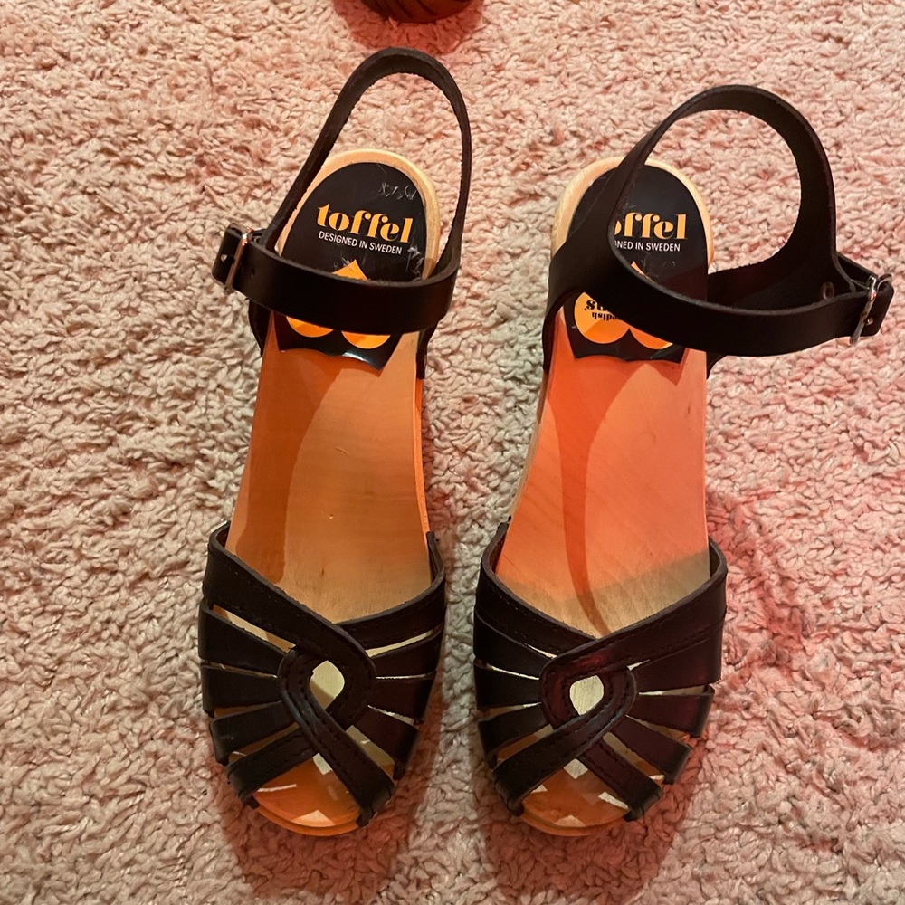 swedish hasbeens black fredrica sandal